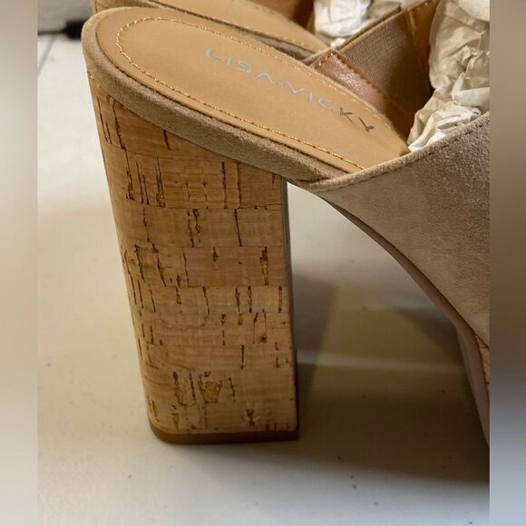 NIB Lisa Vicky Women's Joy V Camel Tan Kid Suede Mule Sandal Heel - Size 8 - Picture 7 of 10